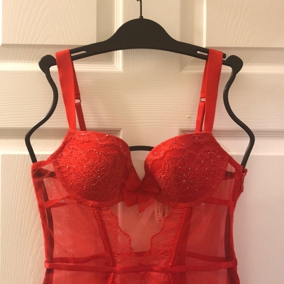 💖 Victoria’s Secret Lace Slip Garter Set Designer - Picture 2 of 5